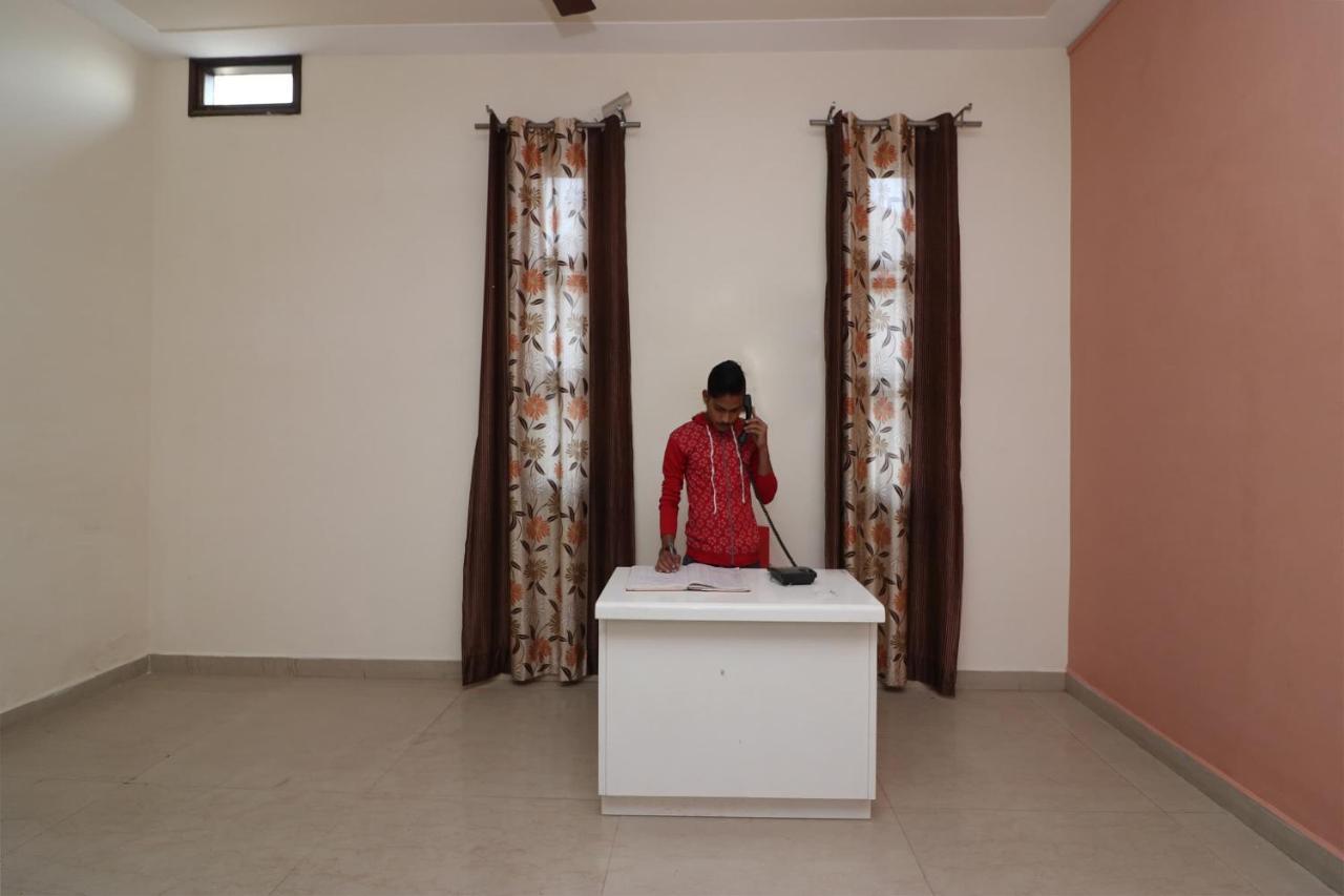 Oyo Flagship Mann Bed And Breakfast Rajpura Bagian luar foto